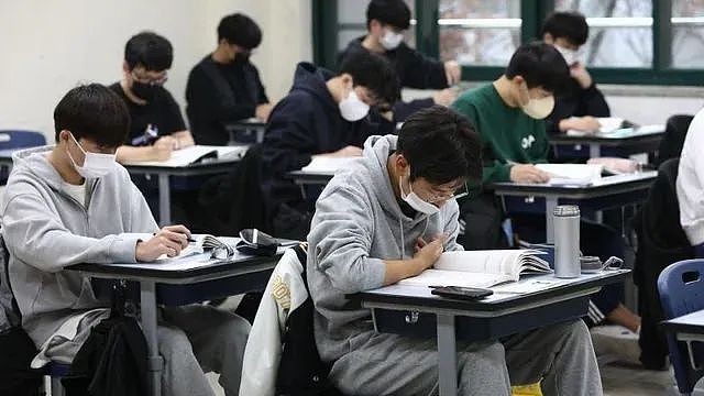 4岁韩国娃就要卷补习班,幼儿园入学考试难度堪比高中?!韩国畸形教育内卷,堪比地狱...(组图) - 19