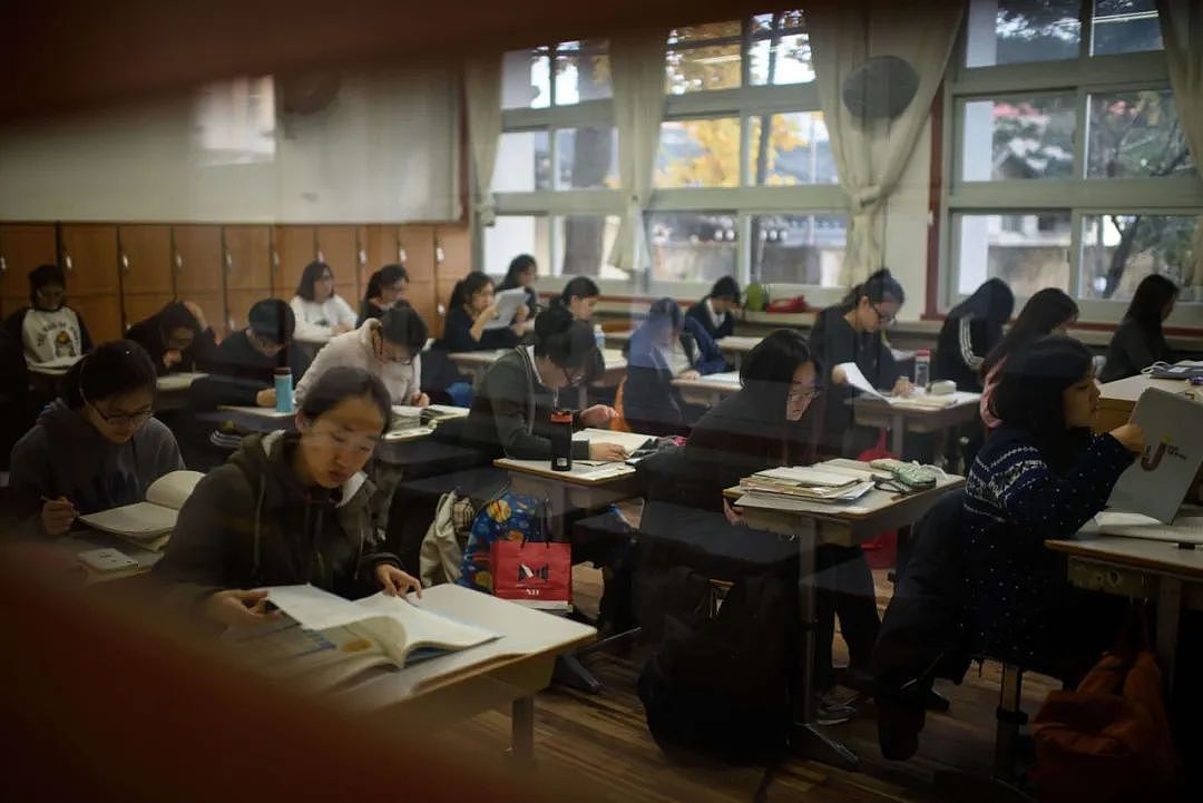 4岁韩国娃就要卷补习班,幼儿园入学考试难度堪比高中?!韩国畸形教育内卷,堪比地狱...(组图) - 1
