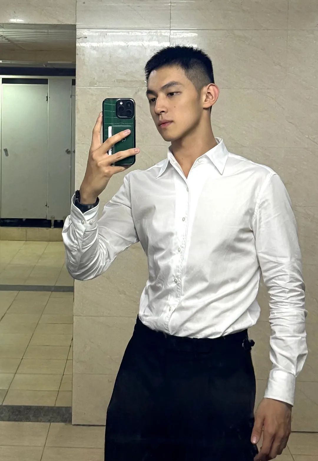 【帅哥】北大田径运动员，粗腿大包人形打桩机，前男友直呼扛不住...（组图） - 4