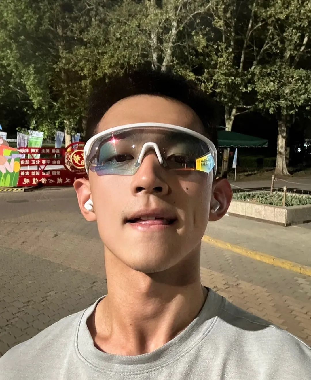 【帅哥】北大田径运动员，粗腿大包人形打桩机，前男友直呼扛不住...（组图） - 5