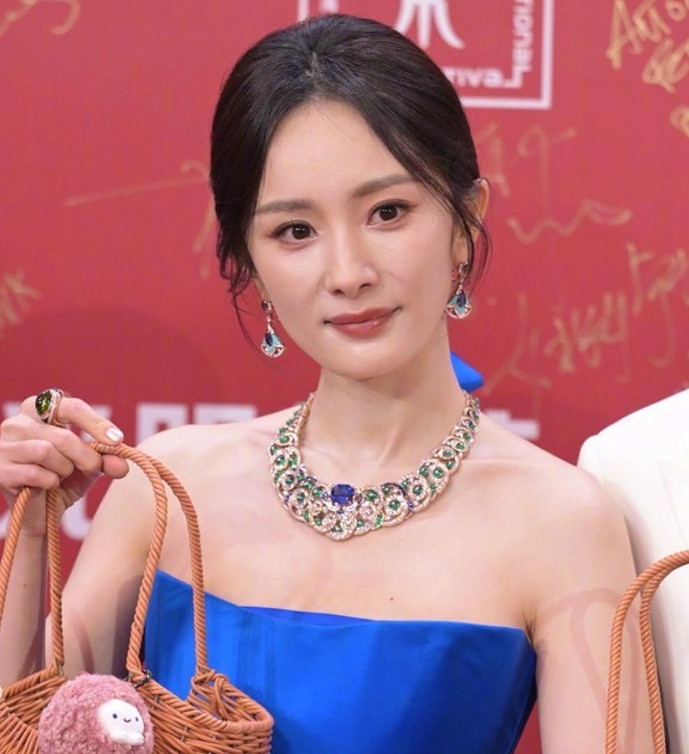 杨幂“上春山”风波发酵!被扒穿三手高定,反向宣传电影惹不满(组图) - 18