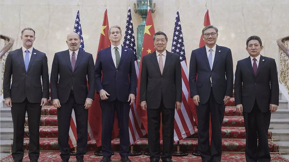 要中国屈服于关税攻势的特朗普,成了“稀土乞丐”(组图) - 1