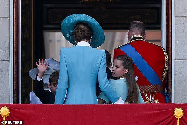 7岁路易小王子阳台挥手,逗笑全家,和乔治的聊天曝光“很英国”(组图) - 6