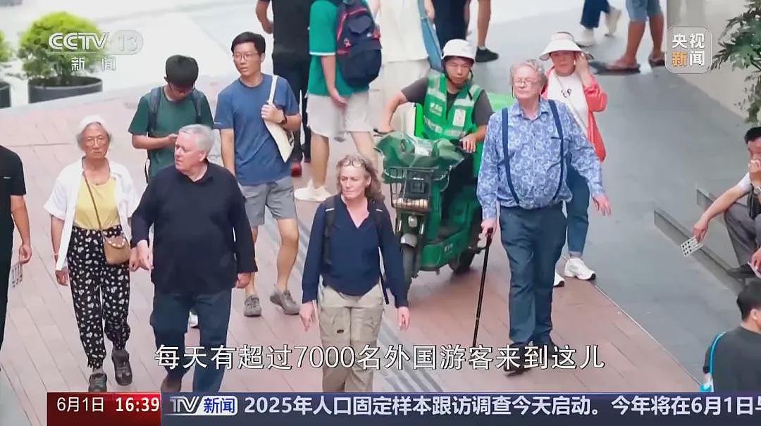 澳洲人到中国疯狂扫货，成为中国代购！外国游客扎堆，全都带着行李箱（组图） - 5