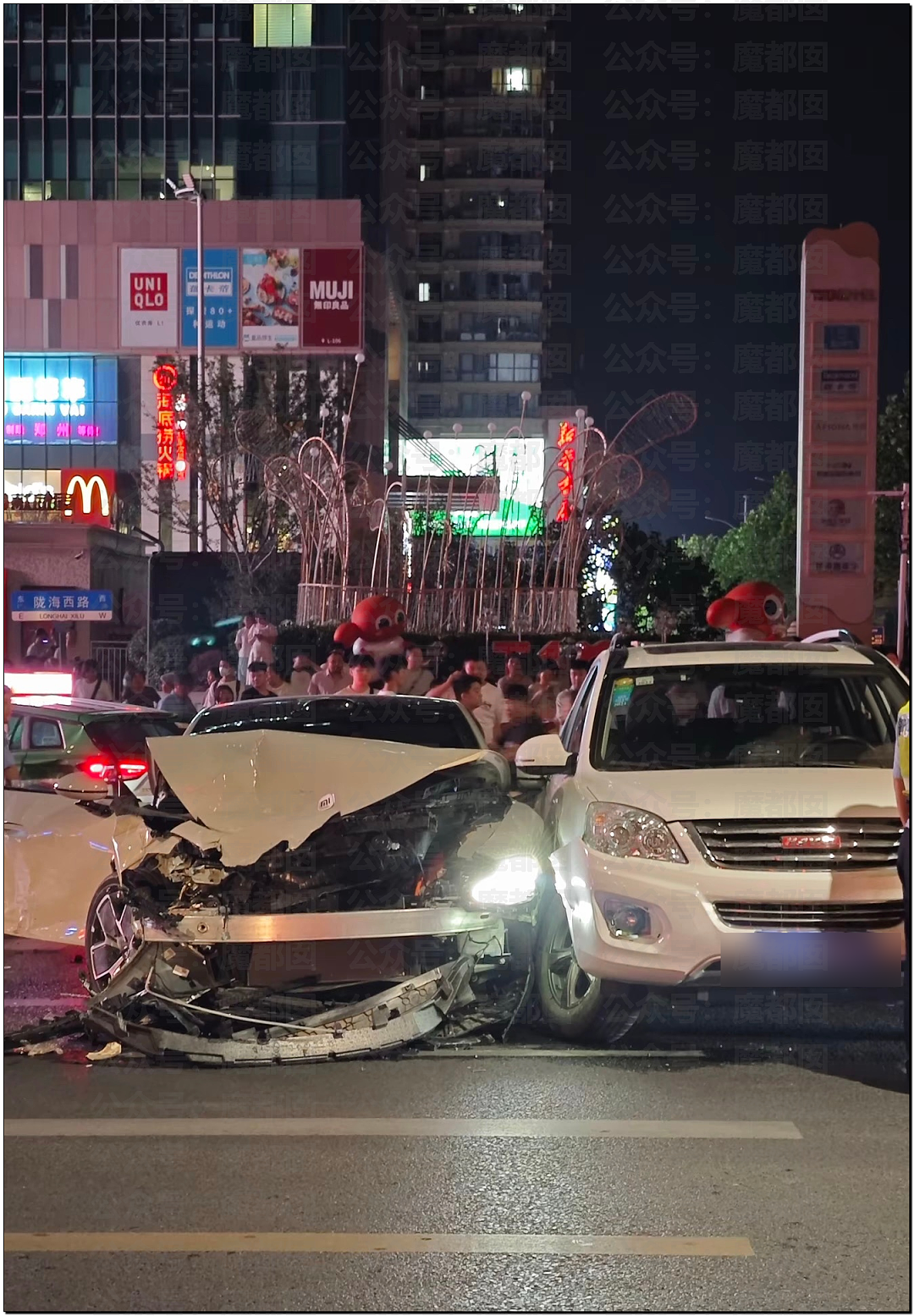震惊！连撞16部车的女司机却因高颜值和呼之欲出身材走红（组图） - 9