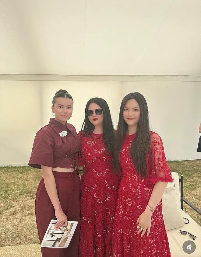 李湘带女参加活动，二人穿母女装像姐妹，王诗龄打扮像36岁又胖了（组图） - 14