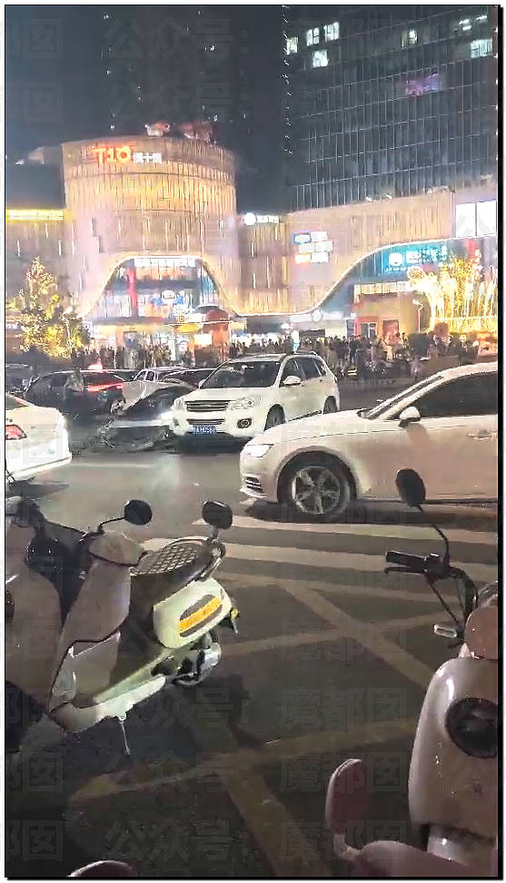 震惊！连撞16部车的女司机却因高颜值和呼之欲出身材走红（组图） - 6