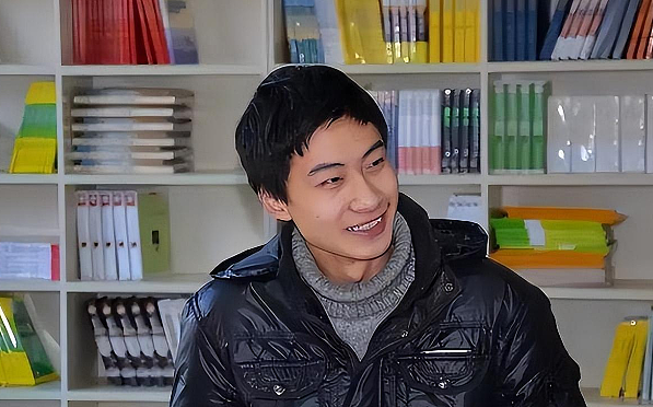还记得那个“搬砖男孩”林万东吗?当年他以713的高分考入清华大学,如今他怎么样了?(组图) - 7