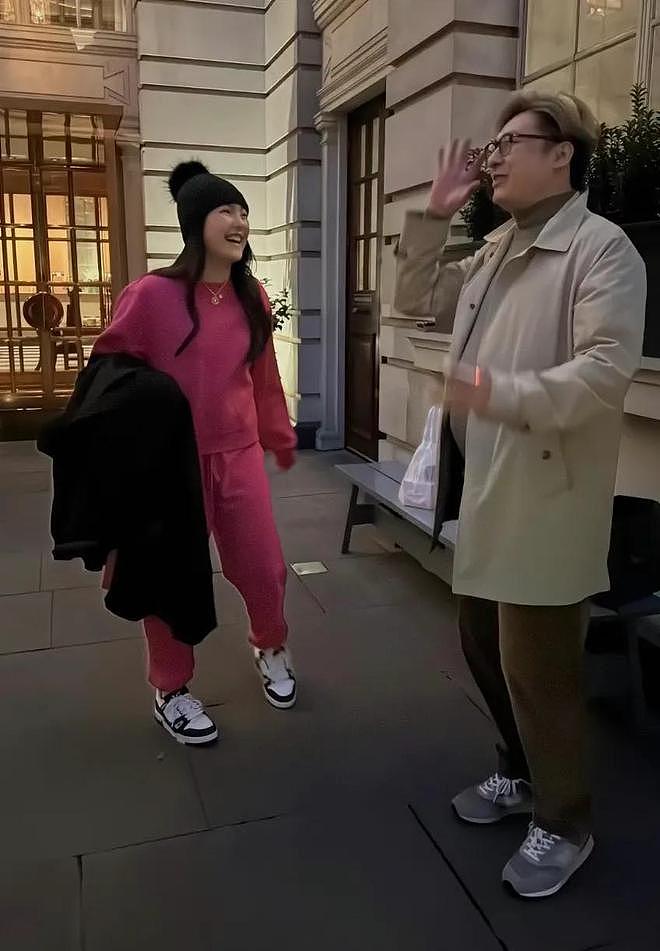 李湘带女参加活动，二人穿母女装像姐妹，王诗龄打扮像36岁又胖了（组图） - 12