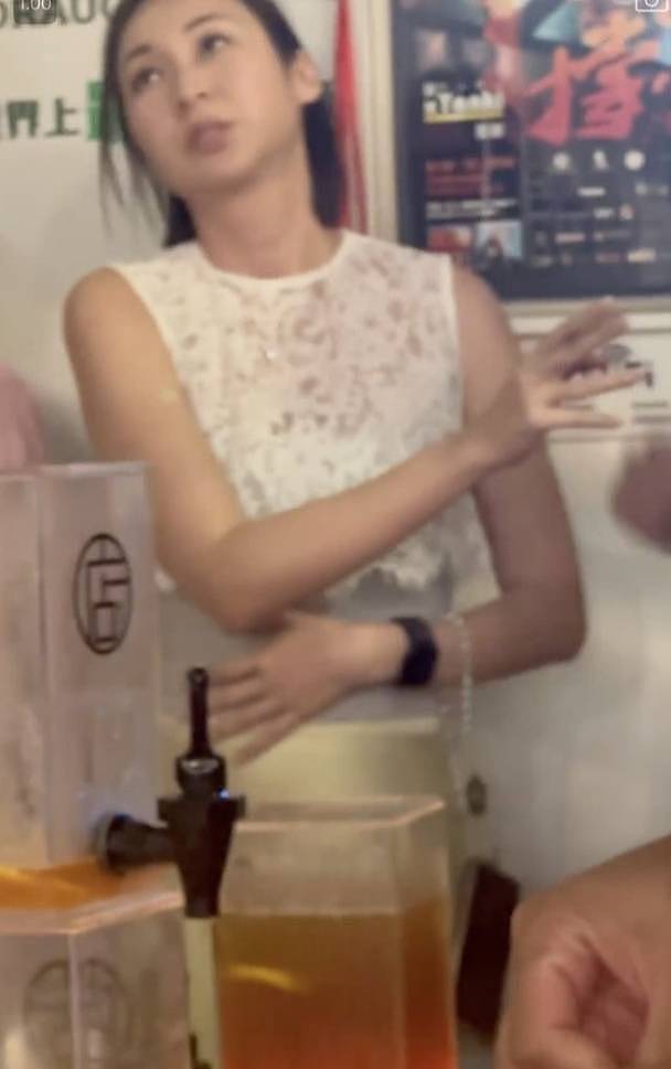 TVB女星室内与友人吸同一支烟，视频曝光被轰违法（组图） - 2