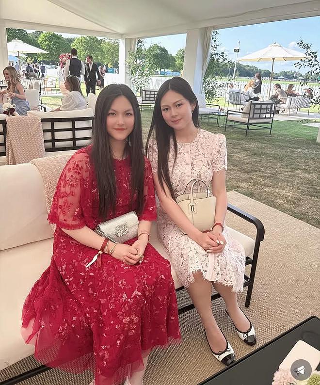 李湘带女参加活动，二人穿母女装像姐妹，王诗龄打扮像36岁又胖了（组图） - 5