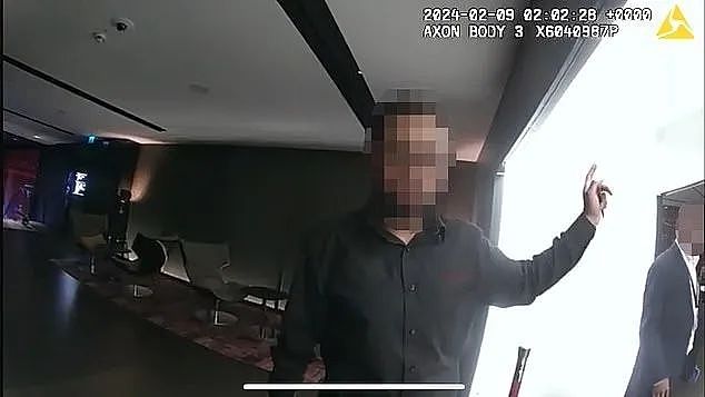 男子喝酒被男服务员污蔑性侵，看完监控，简直离谱...（组图） - 12