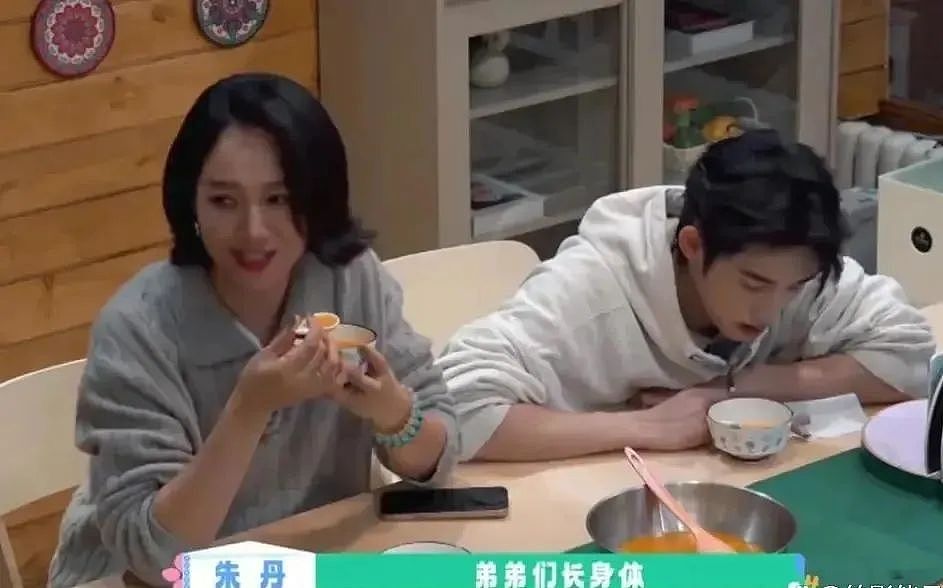朱丹重男轻女惹争议！（组图） - 3
