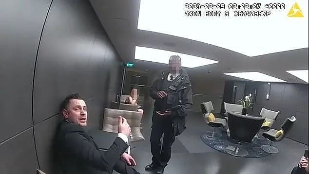 男子喝酒被男服务员污蔑性侵，看完监控，简直离谱...（组图） - 10