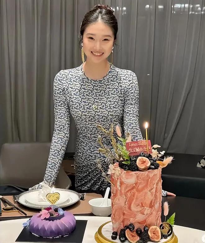 李湘带女参加活动，二人穿母女装像姐妹，王诗龄打扮像36岁又胖了（组图） - 9