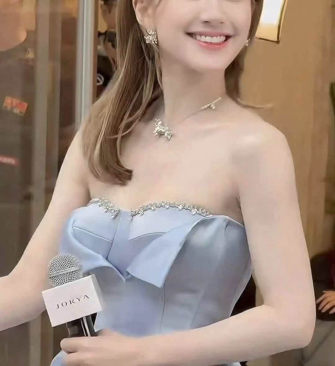 整容脸+无戏可拍？业内怕她发疯不敢用（组图） - 2