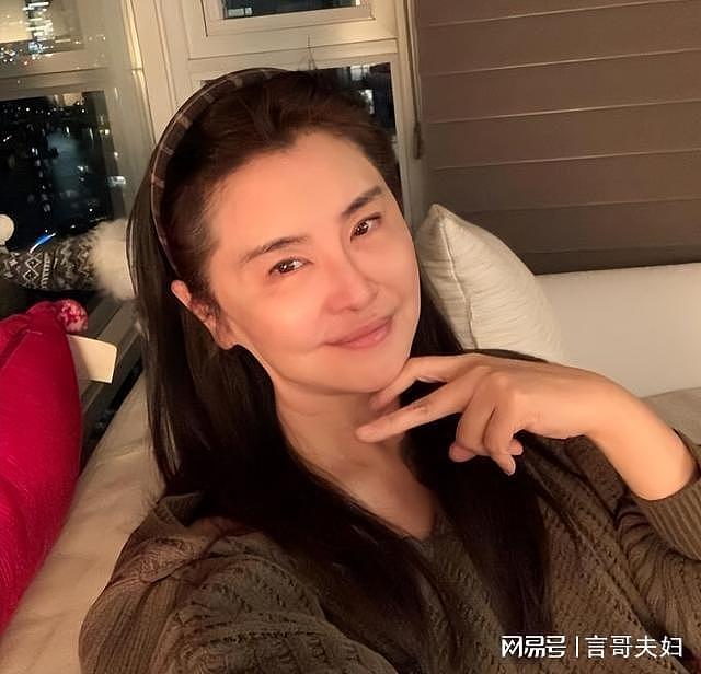 58岁王祖贤每天6点起床迎客，面对外界质疑坦言：我的钱花不完！（组图） - 7