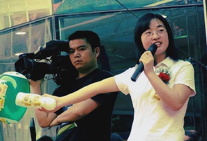 “最丑谋女郎”一夜爆红，因张艺谋一句话退圈，26年后变成了这样（组图） - 18