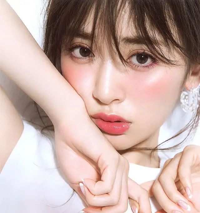 日本“宅男女神”被雪藏6年后逆袭，如今美到犯规（组图） - 1