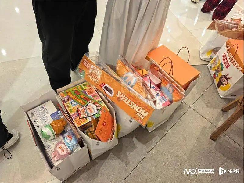 现场排长龙不停涨价！以前炒茅台的黄牛改炒拉布布（组图） - 2