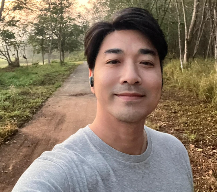 毛骨悚然！他坐在11A也活了下来，亚裔男27年前从坠机中幸存，究竟是巧合还是……（组图） - 2