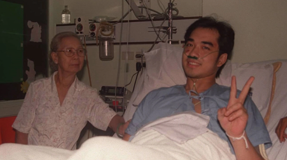 毛骨悚然！他坐在11A也活了下来，亚裔男27年前从坠机中幸存，究竟是巧合还是……（组图） - 8