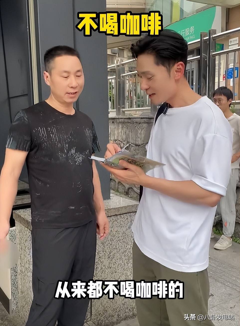 47岁港星长沙街头摆摊，含泪回应辛酸内幕（组图） - 2