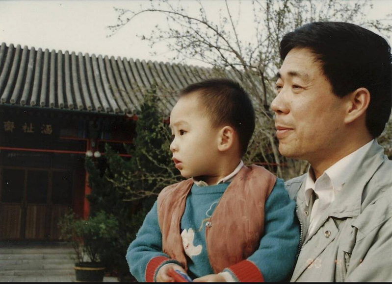 父亲节忆薄熙来，薄瓜瓜：距离从未削弱我们的牵念（图） - 1