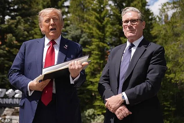 这届G7太抓马，英首相为特朗普弯腰、马克龙被怼懵、意女总理白眼翻到飞（组图） - 7