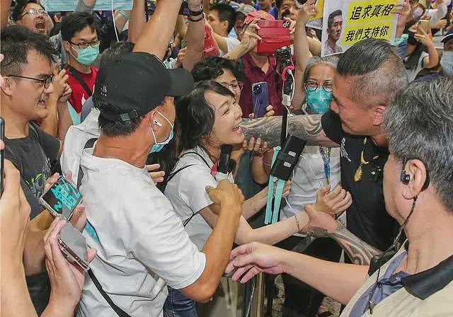 台网红“馆长”深夜返台，称赞大陆民众对台湾友善（图） - 1