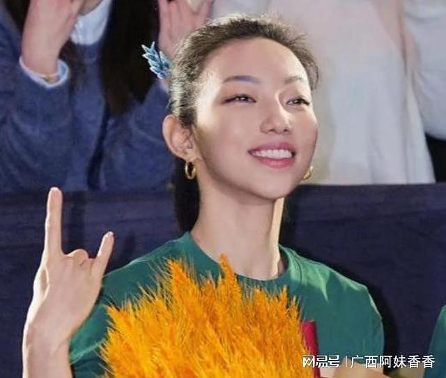 升学传闻沸沸扬扬，一言不发的那尔那茜，终于不再顾及所谓的体面（组图） - 33