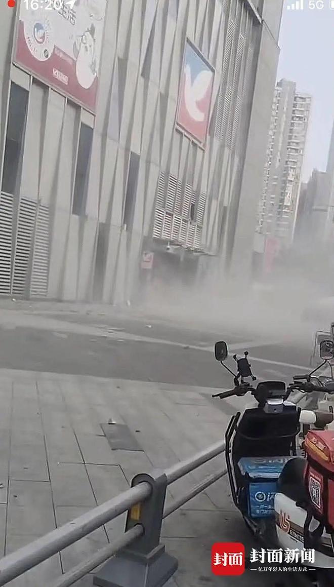 深圳一小区房屋沉降已疏散783人,亲历者:突然发生还以为是地震,有人喊房子歪了(组图) - 3