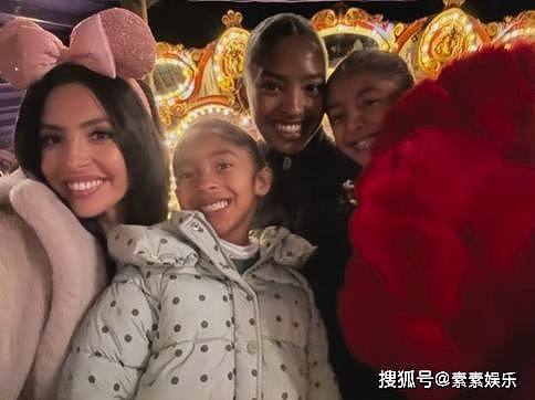 瓦妮莎晒科比6年前照片,带3个女儿游公园,5岁的小女儿很像父亲(组图) - 6