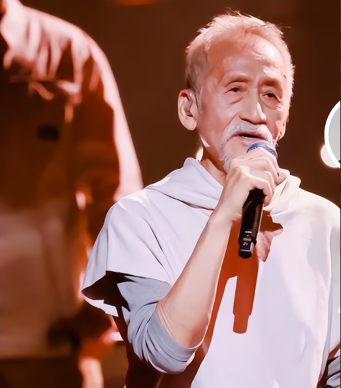 华语乐坛泰斗陈彼得去世,曾唱《阿里巴巴》红极一时,众星发文哀悼(组图) - 32