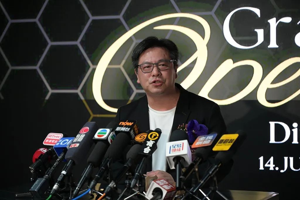 香港知名夜总会重开！苍井空性感亮相，港警当晚突袭抓人（组图） - 24