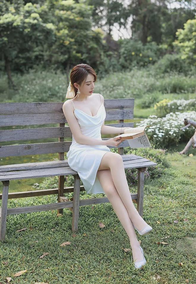 【美女】她是美女模特，也是足球宝贝，身材性感火辣，网友直呼吃不消（组图） - 3