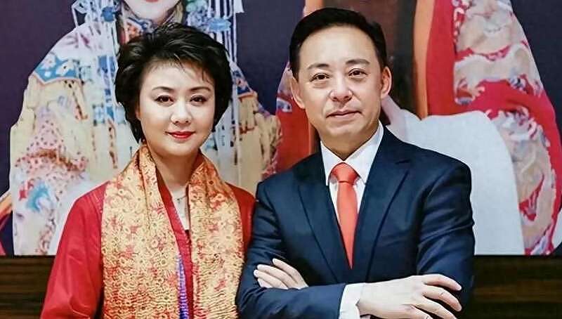 于魁智李胜素刚批完内地观众，又曝亲密照（组图） - 1