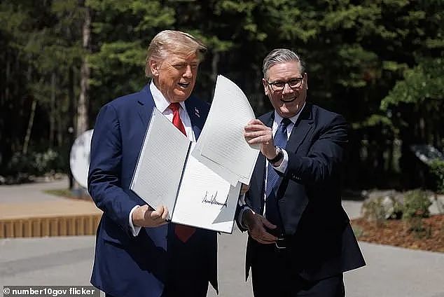 这届G7太抓马，英首相为特朗普弯腰、马克龙被怼懵、意女总理白眼翻到飞（组图） - 11