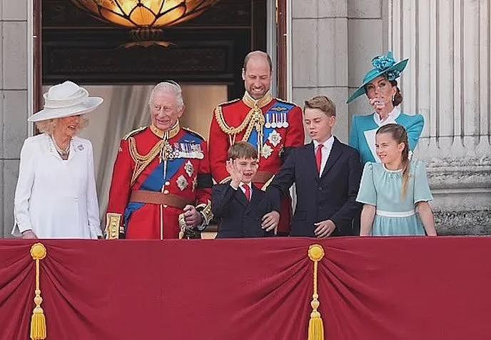 英国王室父亲节来啦!三人各自发文:查尔斯念旧、威廉晒娃、哈里(组图) - 1