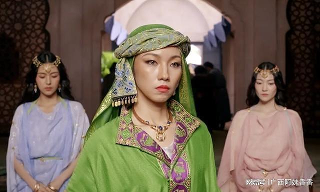 升学传闻沸沸扬扬，一言不发的那尔那茜，终于不再顾及所谓的体面（组图） - 24