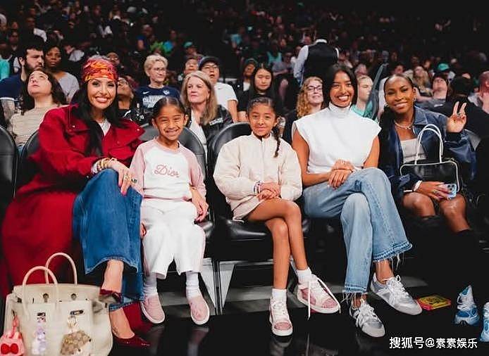 瓦妮莎晒科比6年前照片,带3个女儿游公园,5岁的小女儿很像父亲(组图) - 9