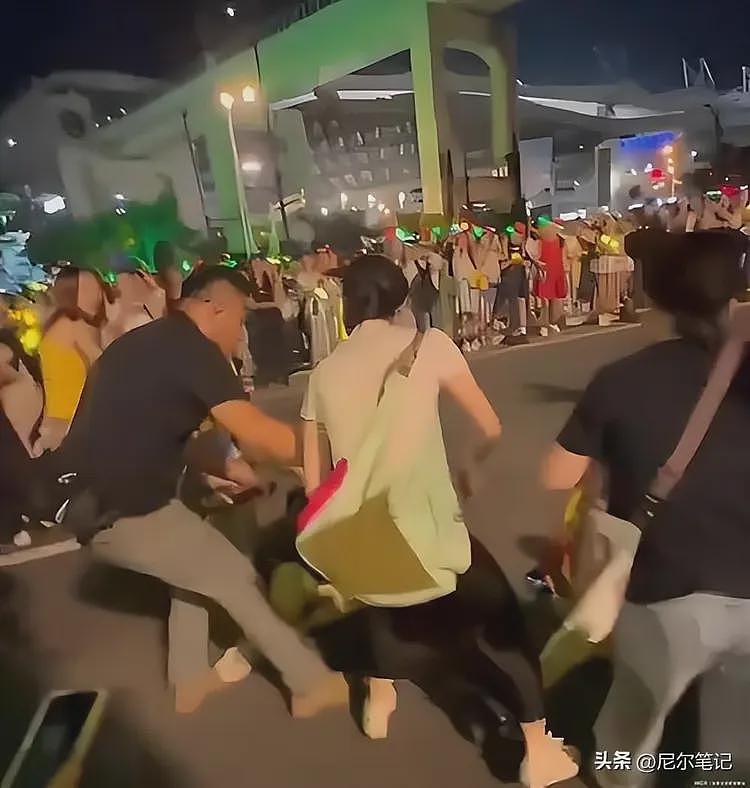 男子在上海被日本人群殴后：对方哭诉再不来中国，网友：男子活该（组图） - 10