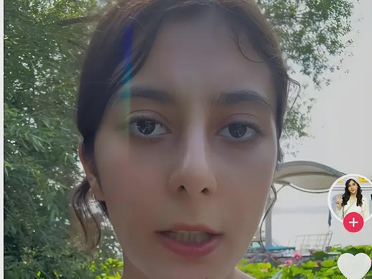 在中留学伊朗女孩坚持回国，从复旦退学坐火车到新疆，航班却停了（视频/组图） - 1