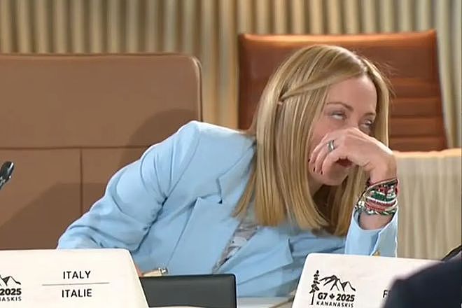 马克龙跟意大利女总理耳语,却遭翻白眼,被怀疑“蛐蛐了”特朗普(组图) - 4