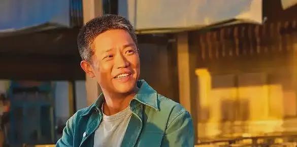 全是黑料？“手表风波”仅3天，曾毅越扒越有，这次玲花要窝心了（组图） - 33
