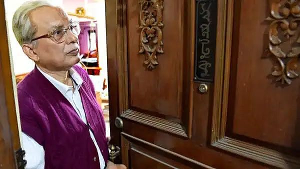 因思念亡妻过度，男子花2500镑订做等比例硅胶“妻子”陈放家中续前缘！网友已炸锅…（组图） - 3