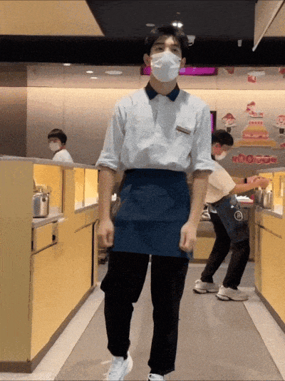 看完爆火的“男模擦边秀”,才懂什么是富婆真正的快乐…(组图) - 9
