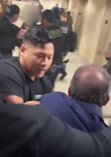 纽约市长候选人,被ICE便衣逮捕,现场一度陷入混乱(组图) - 5