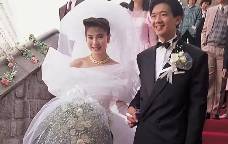 尔冬升父亲节公开9岁女儿近照，却引发网友热议：生育的成本，男女大不相同...（组图） - 17