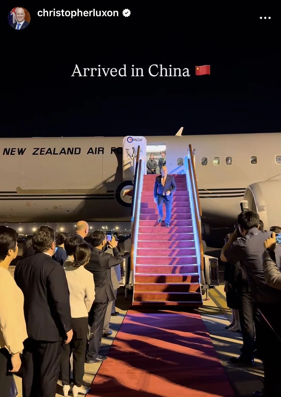 新西兰总理“打卡”上海，东方明珠前拍“访华vlog”！现场喊话：“中国是NZ最大的贸易伙”（视频/组图） - 2